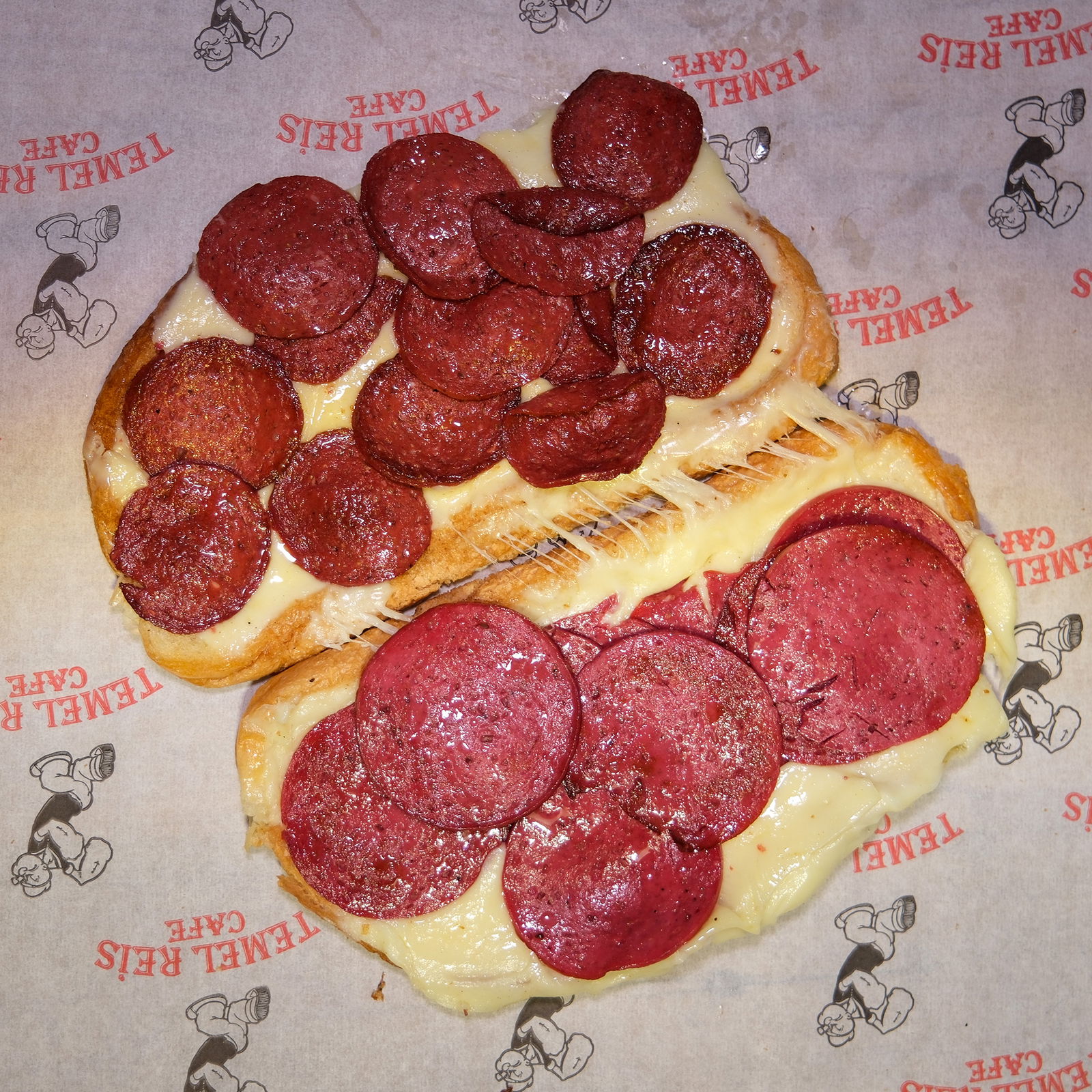 İzmir Kömürde Sandviç Temel Reis