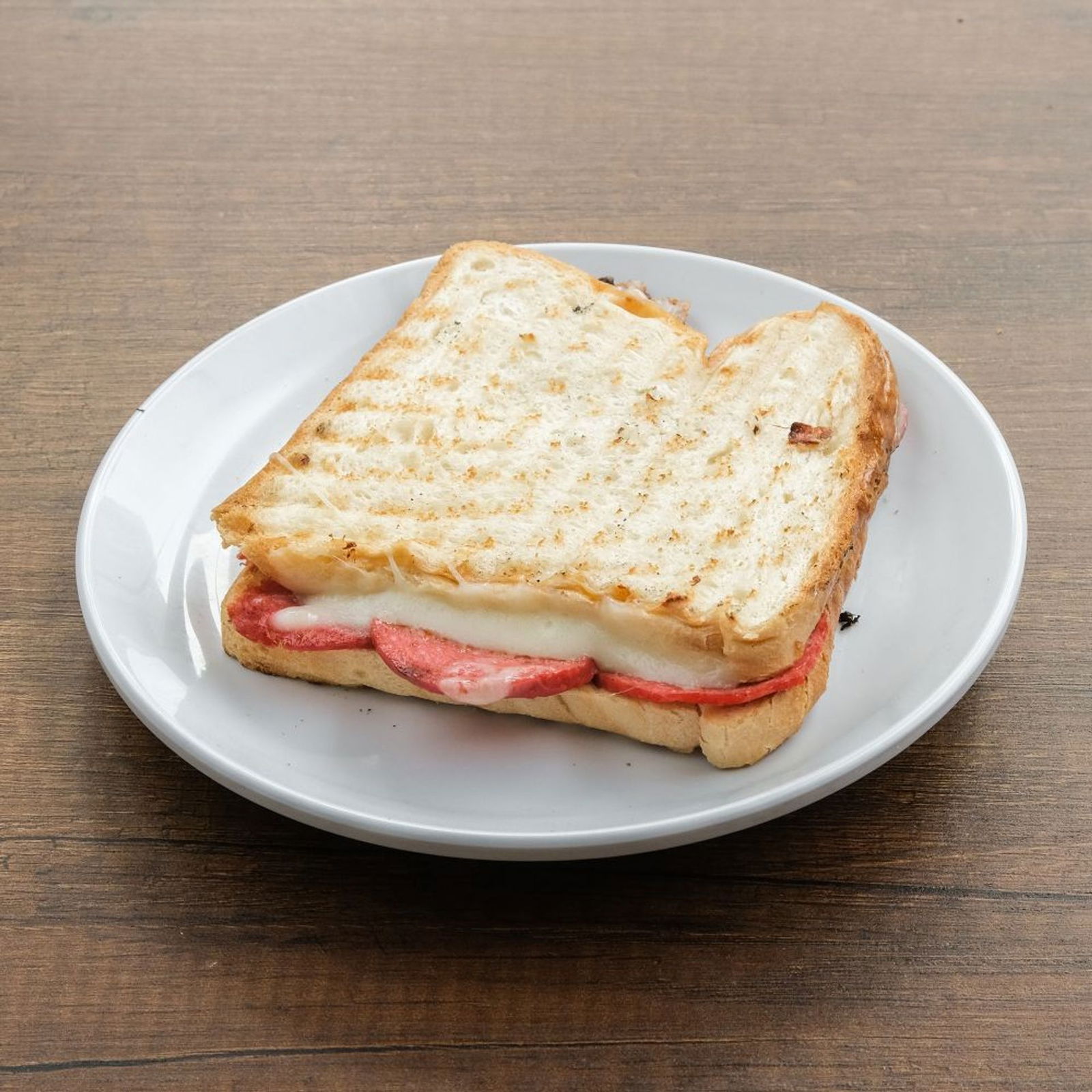 Sucuklu Kaşarlı Tost