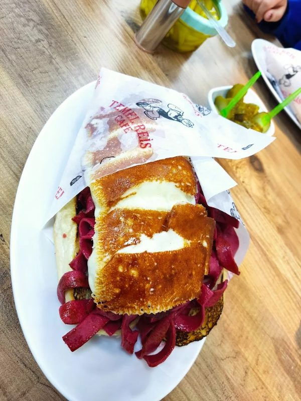 İzmir Kömürde Sandviç Temel Reis