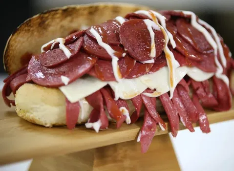 İzmir Kömürde Sandviç Temel Reis resimleri