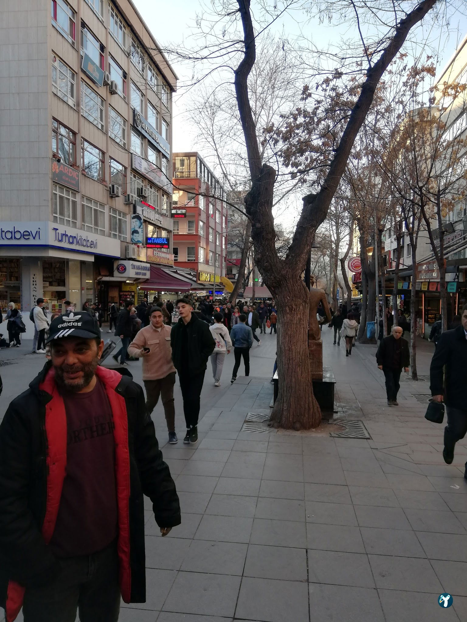 On&F Kütüphane & Cafe Kizilay