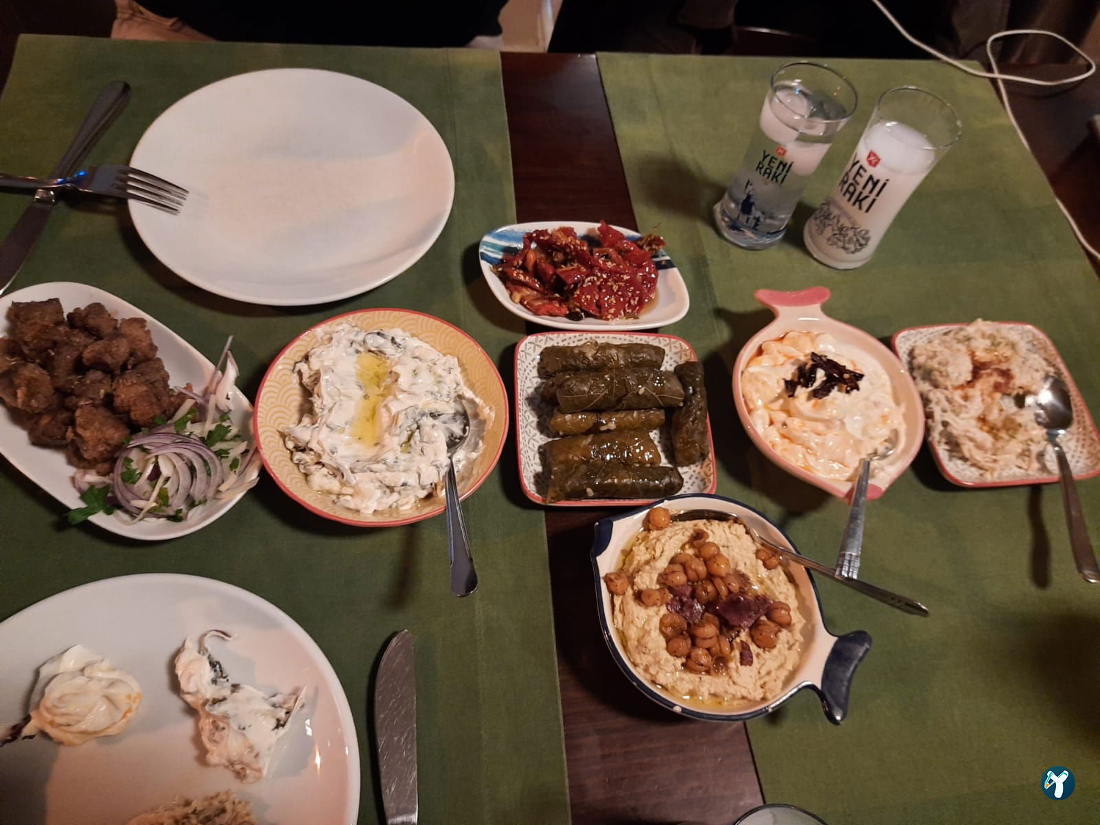 Mor Salkım Meyhanesi