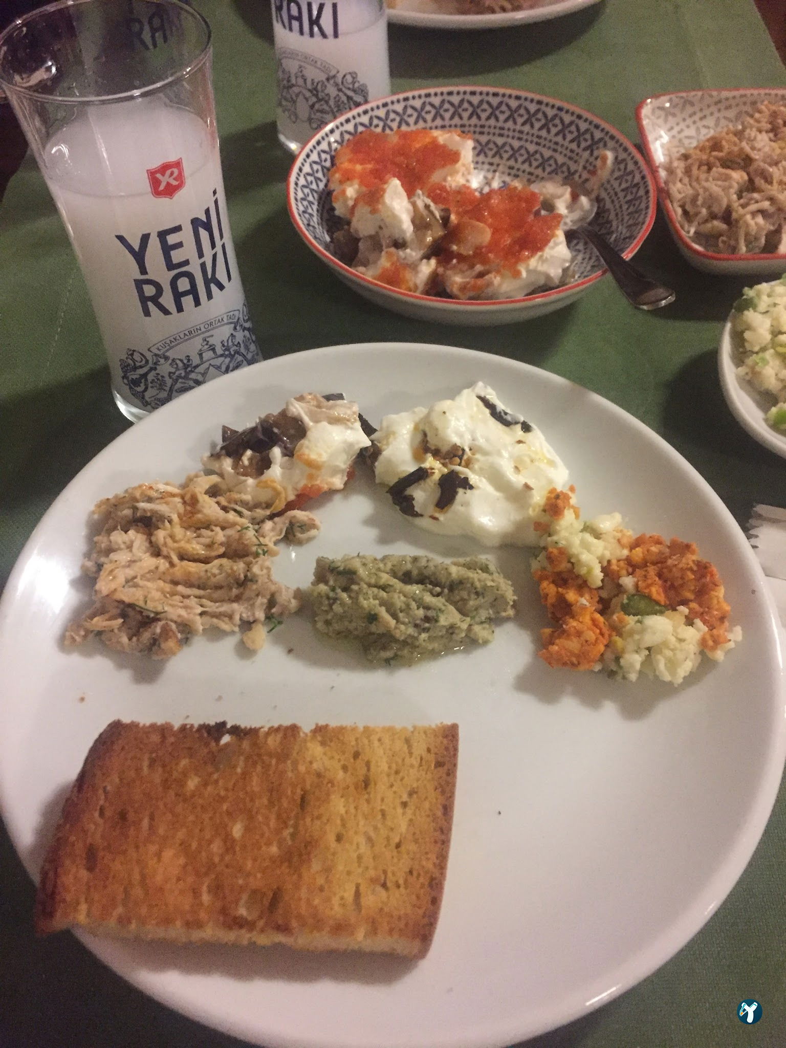 Mor Salkım Meyhanesi