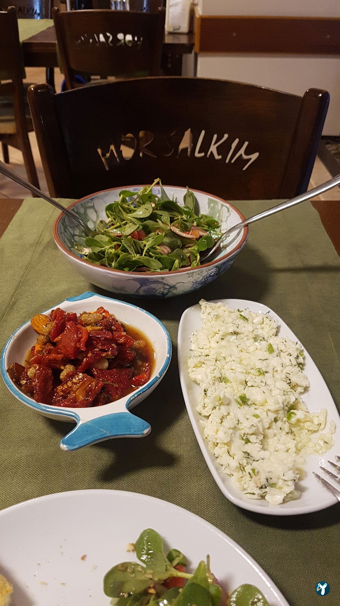 Mor Salkım Meyhanesi