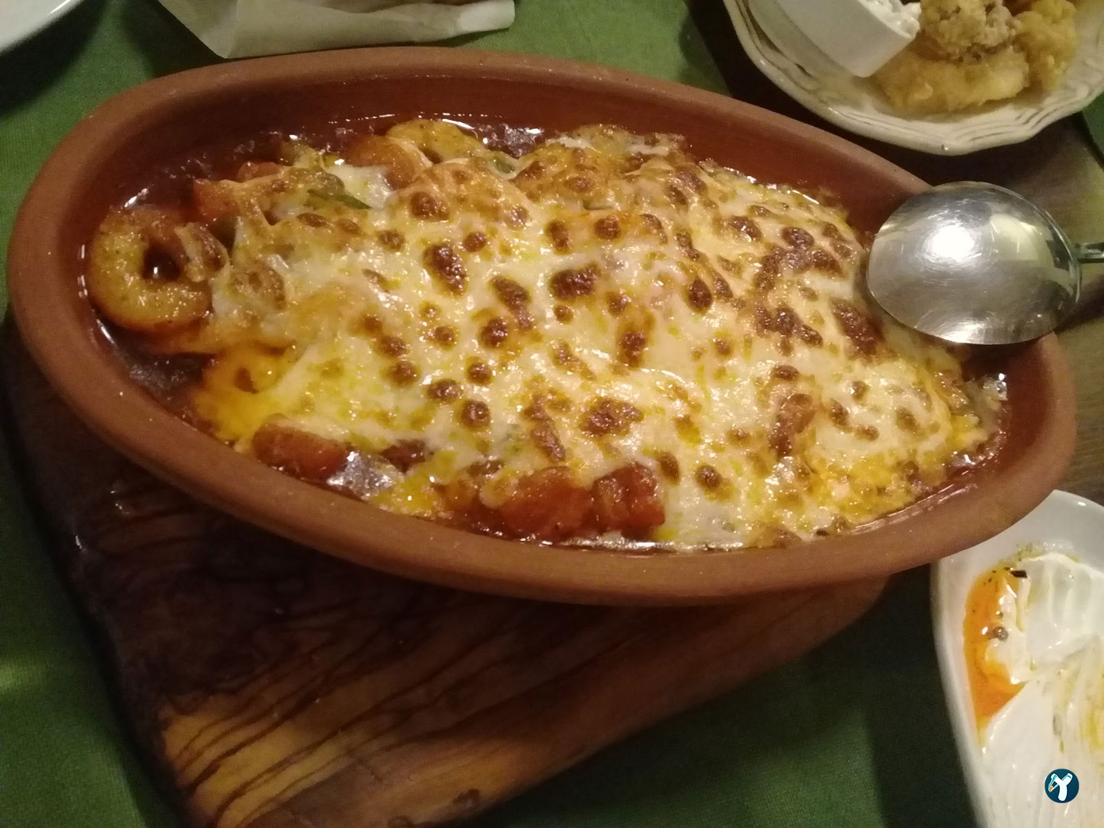 Mor Salkım Meyhanesi