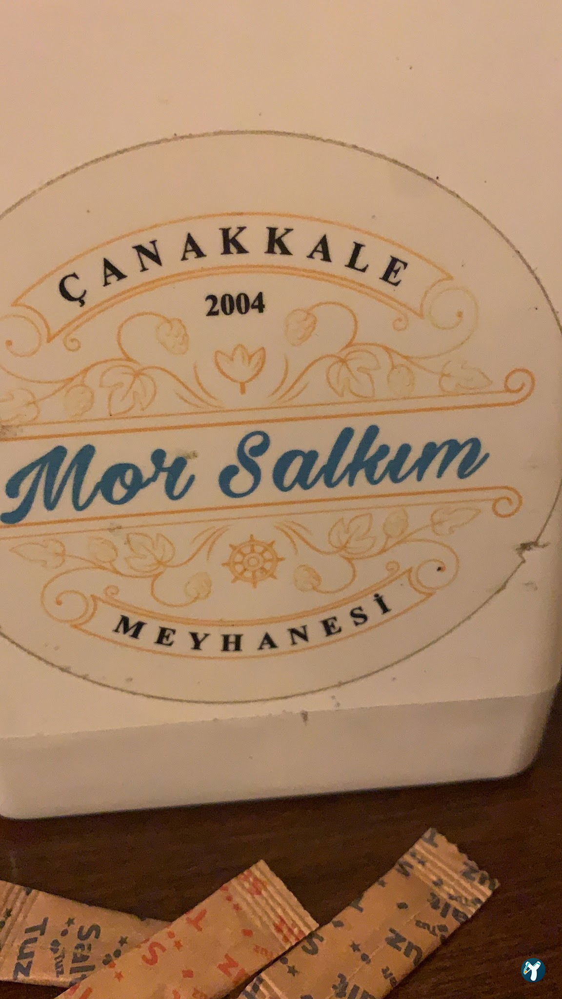 Mor Salkım Meyhanesi