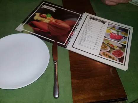 Mor Salkım Meyhanesi resimleri