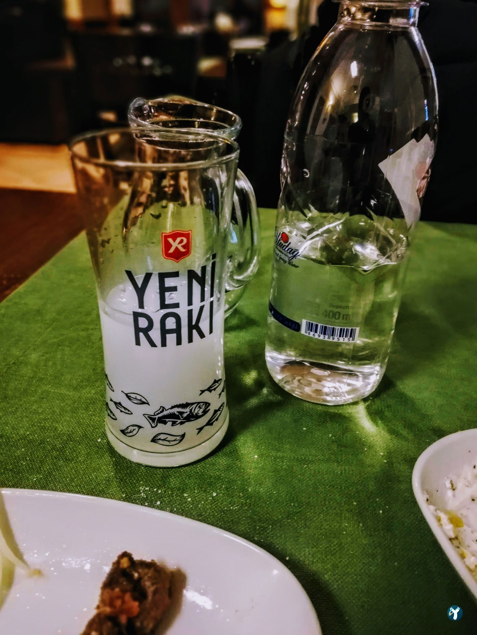 Mor Salkım Meyhanesi