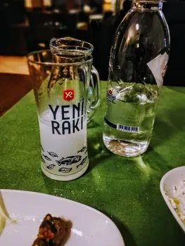 Mor Salkım Meyhanesi resimleri