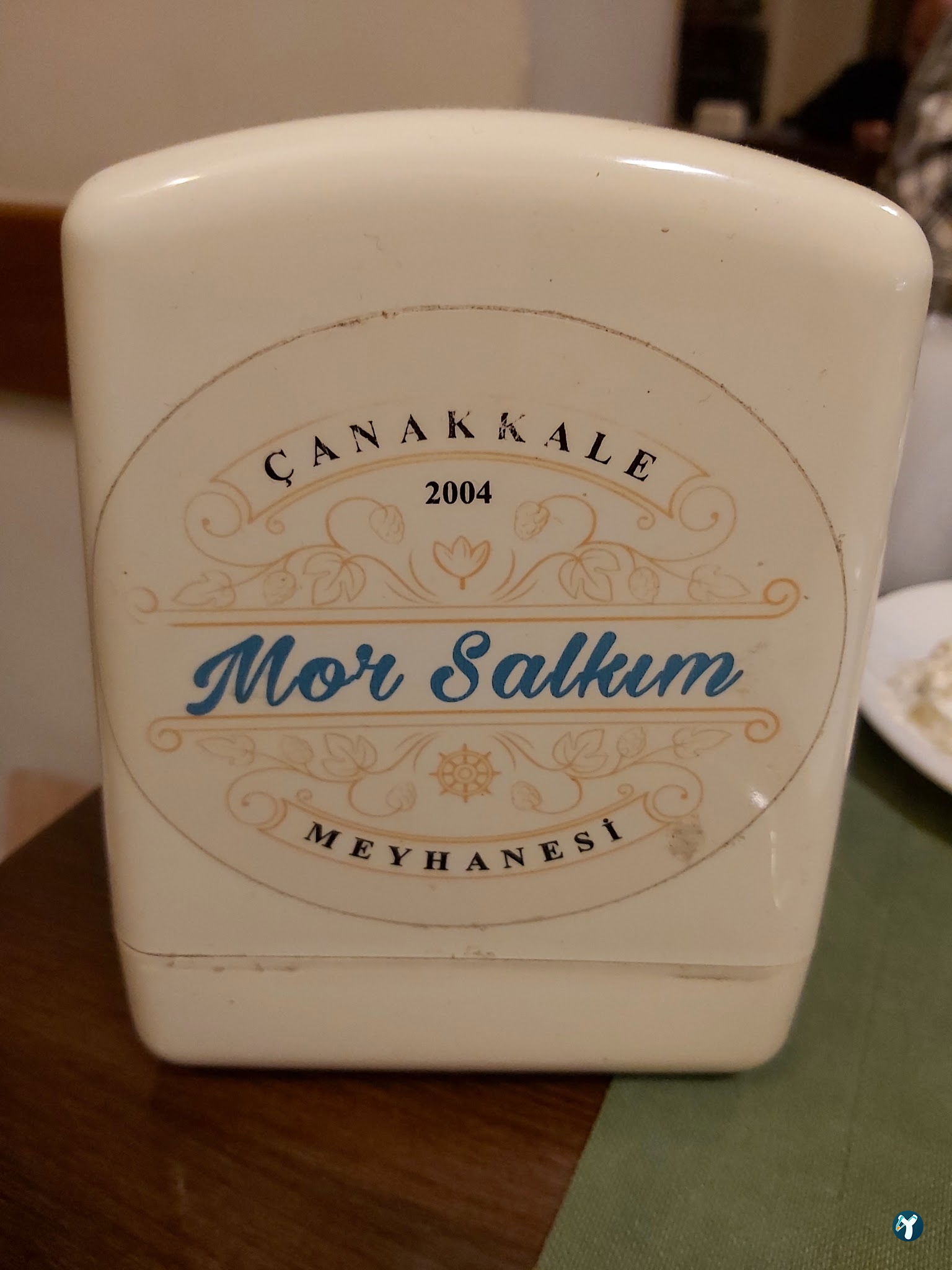 Mor Salkım Meyhanesi