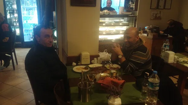 Mor Salkım Meyhanesi resimleri