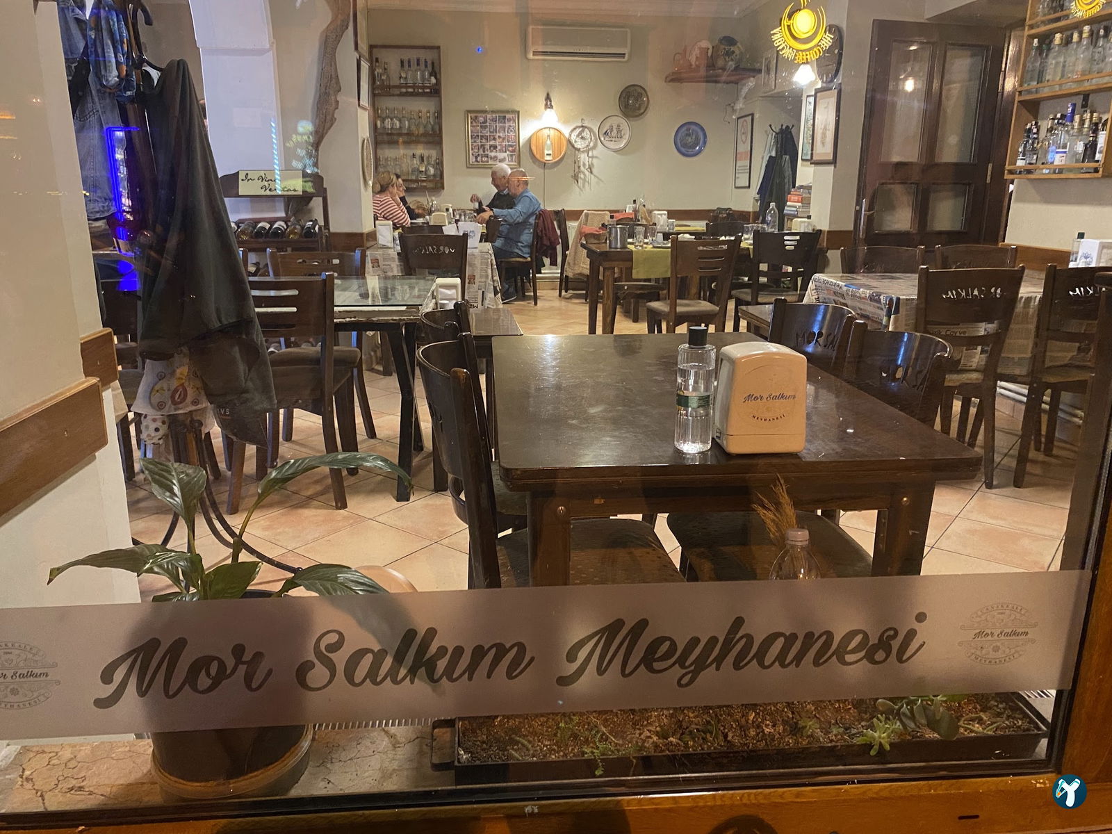 Mor Salkım Meyhanesi