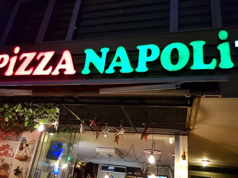Pizza Napoli resimleri