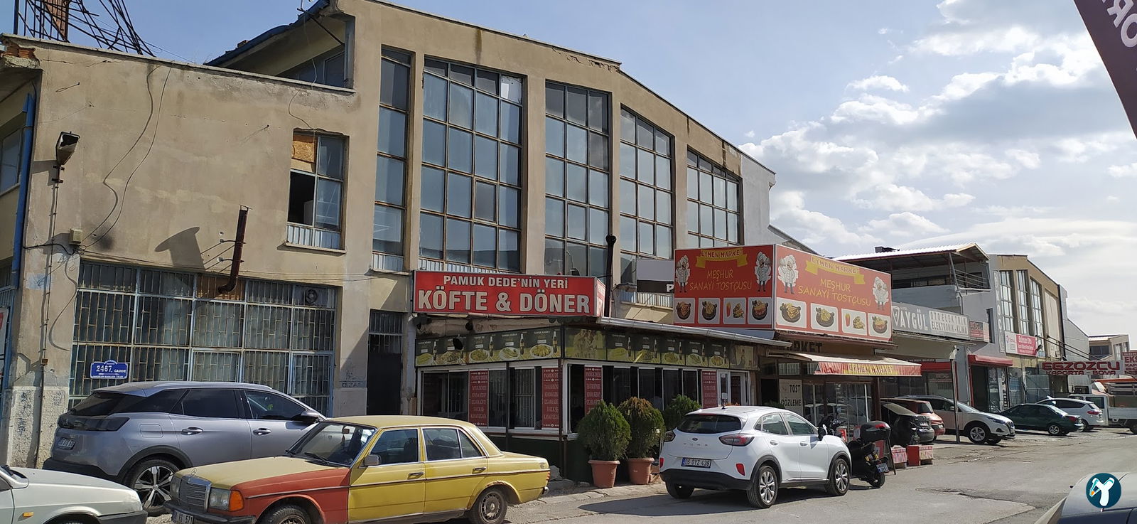 Pamuk Dede'Ni̇n Yeri̇ Köfte & Döner