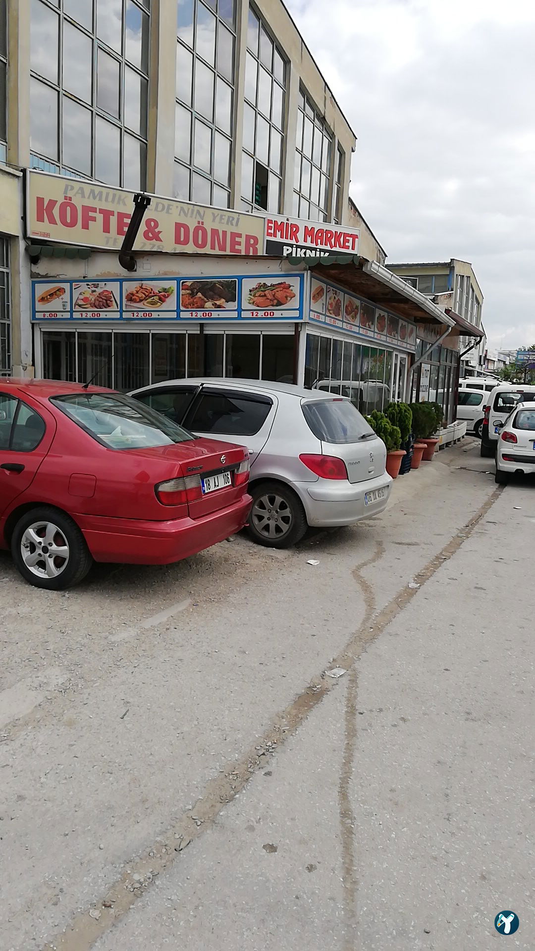 Pamuk Dede'Ni̇n Yeri̇ Köfte & Döner