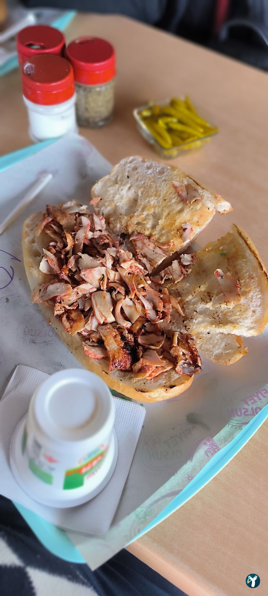 Pamuk Dede'Ni̇n Yeri̇ Köfte & Döner