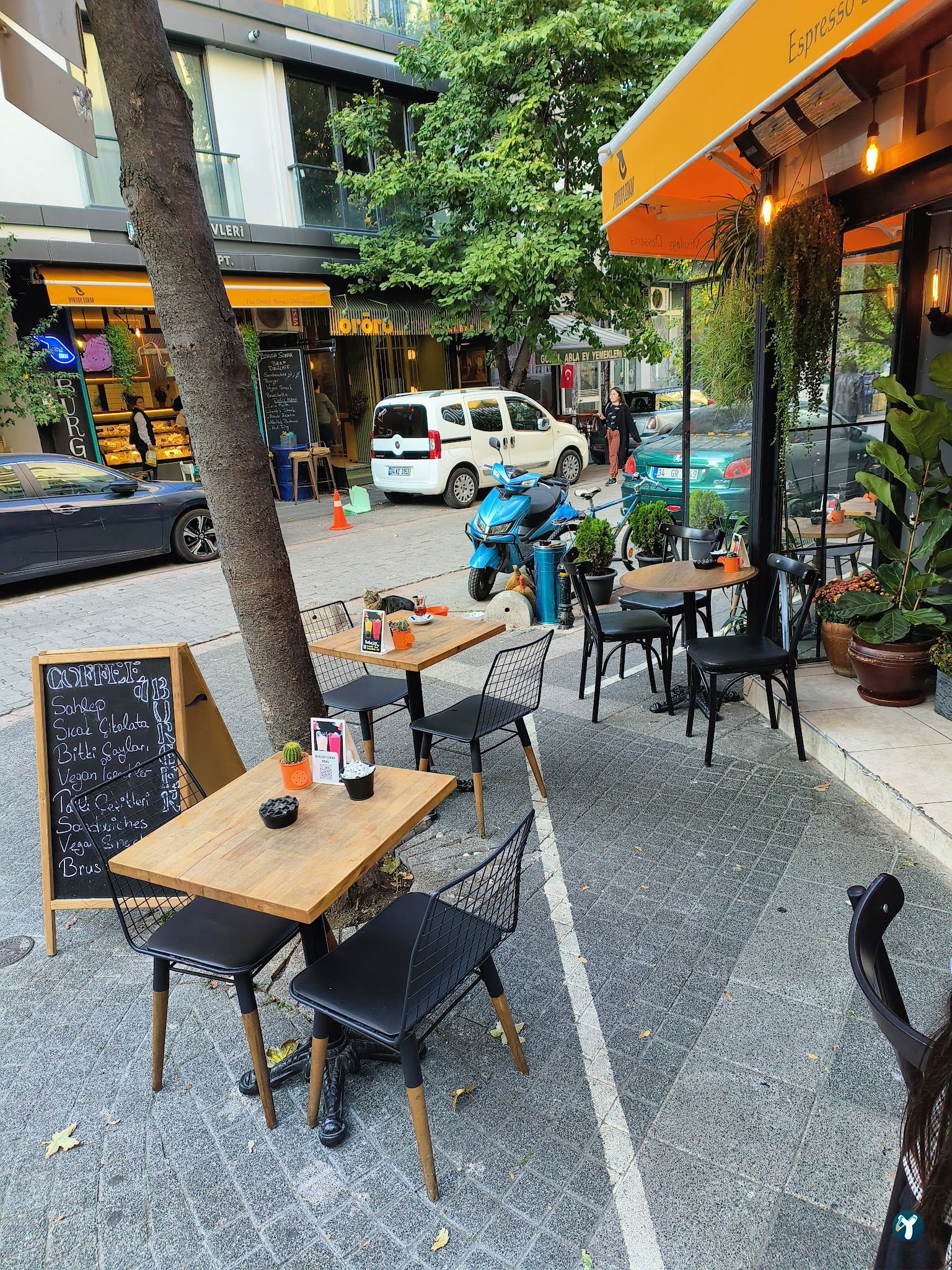 Bykush Sokak - Burger , Coffee & Dessert | Kadıköy Moda Kahve & Cafe
