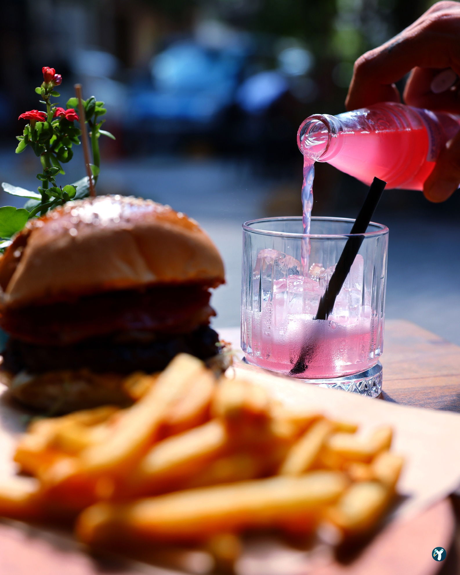 Bykush Sokak - Burger , Coffee & Dessert | Kadıköy Moda Kahve & Cafe