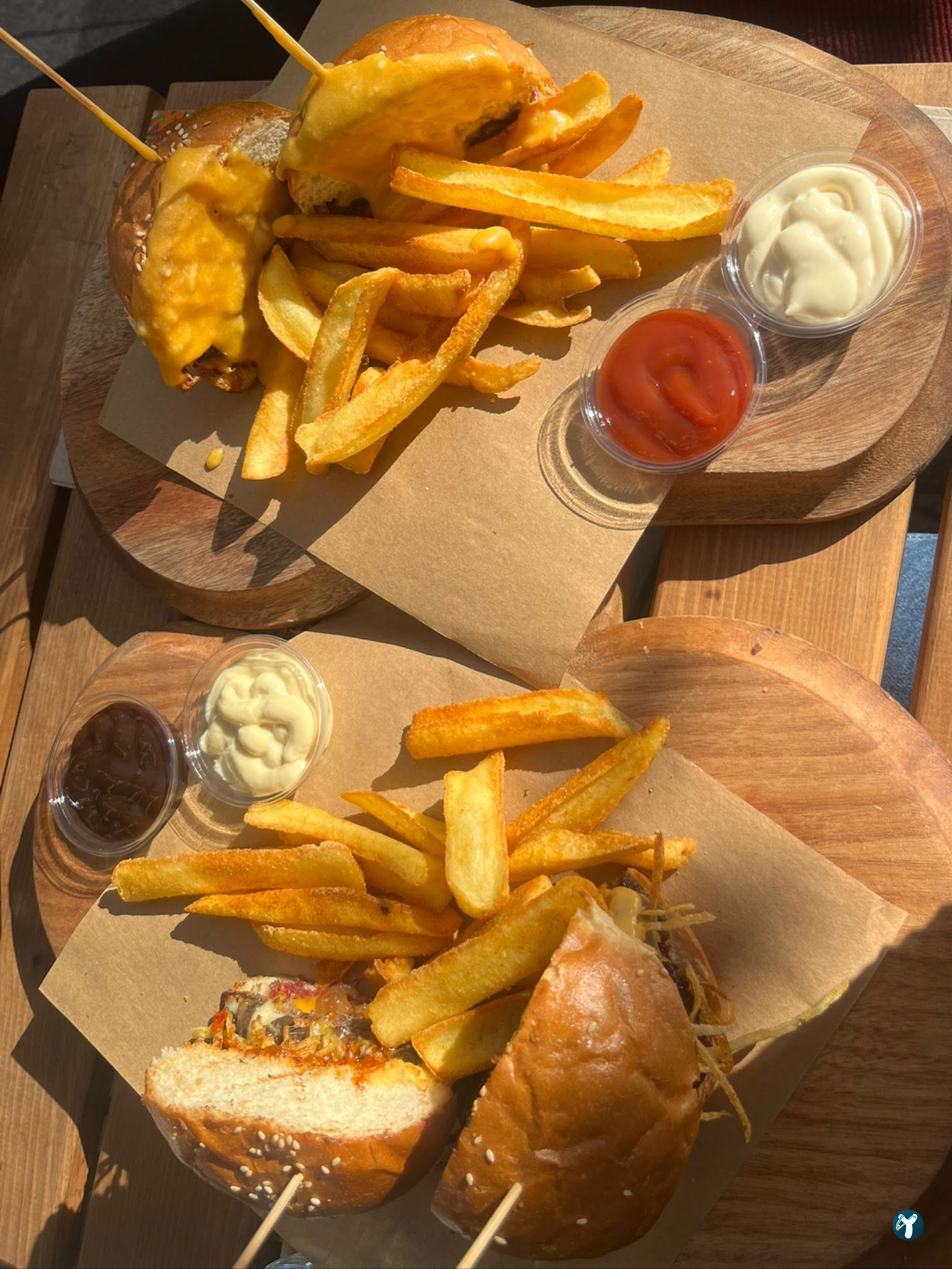 Bykush Sokak - Burger , Coffee & Dessert | Kadıköy Moda Kahve & Cafe