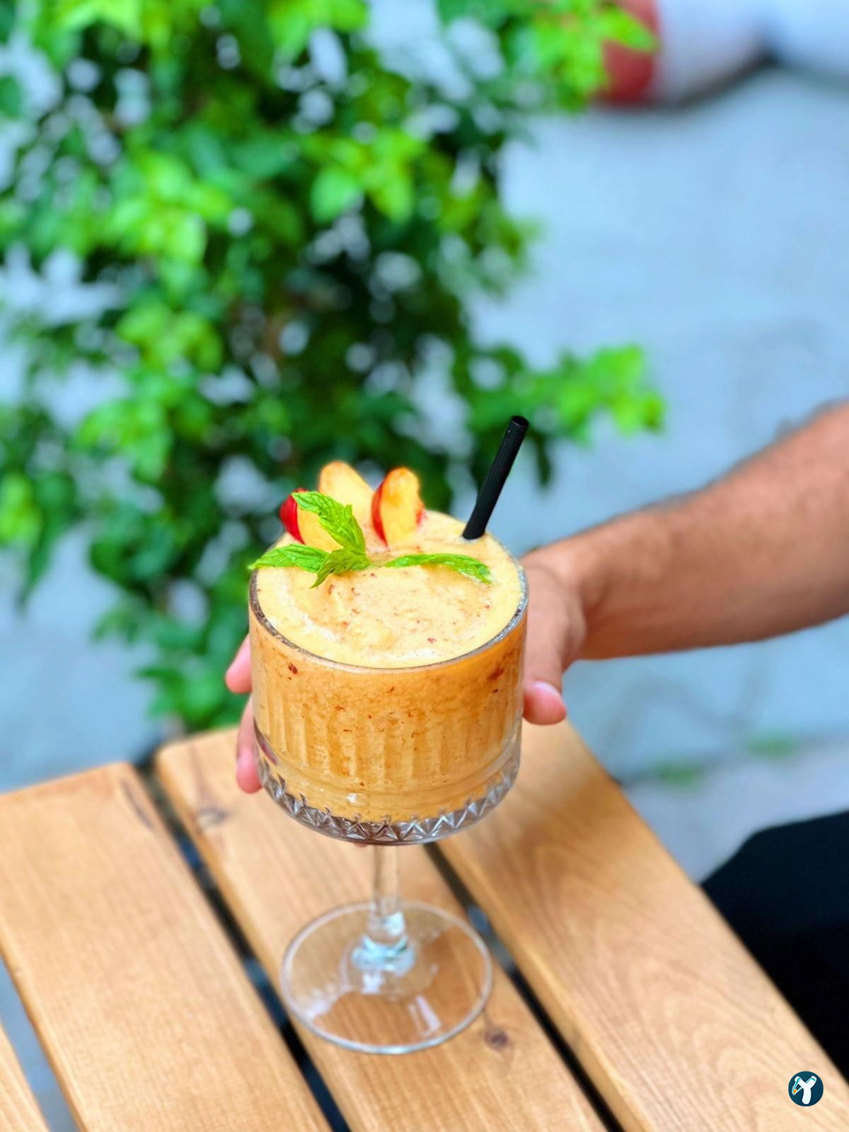 Bykush Sokak - Burger , Coffee & Dessert | Kadıköy Moda Kahve & Cafe