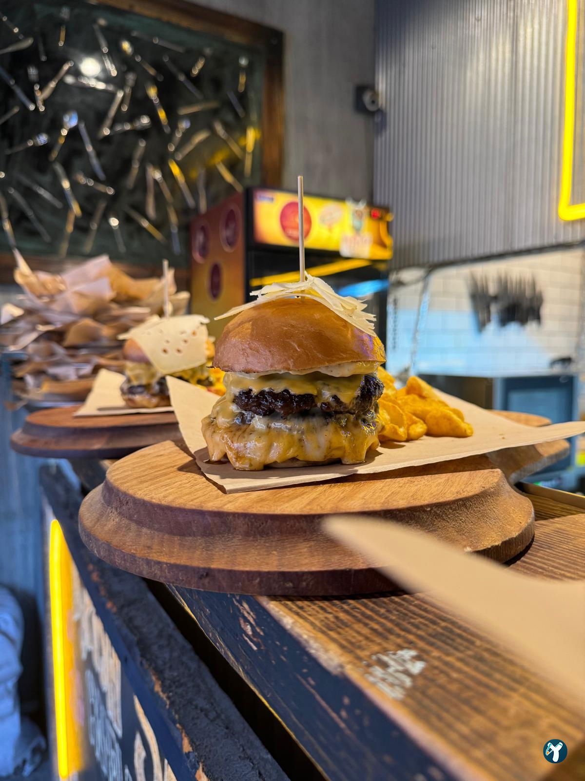 Bykush Sokak - Burger , Coffee & Dessert | Kadıköy Moda Kahve & Cafe