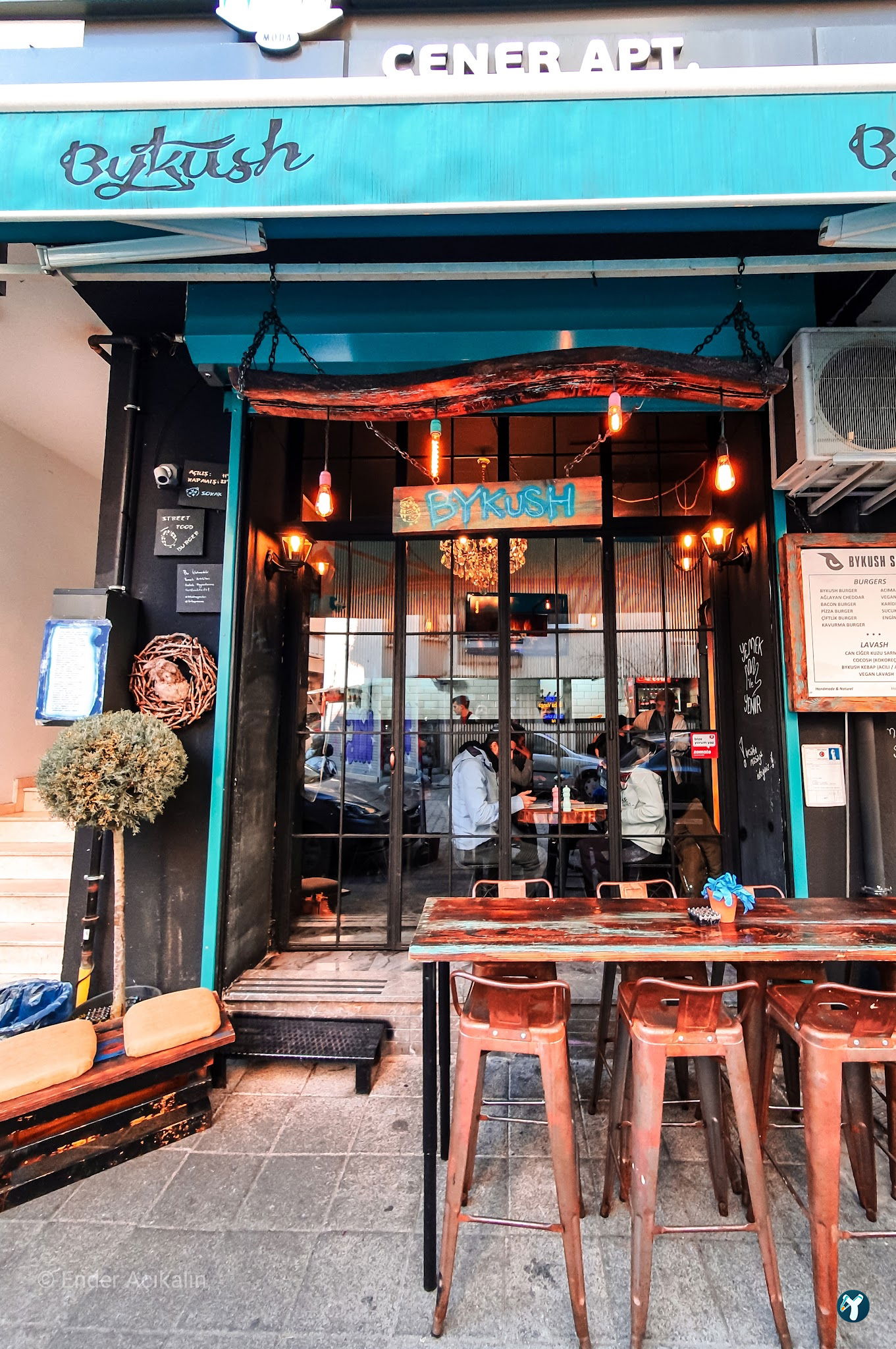 Bykush Sokak - Burger , Coffee & Dessert | Kadıköy Moda Kahve & Cafe
