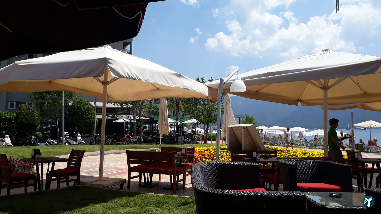 Yunus Cafe Bar