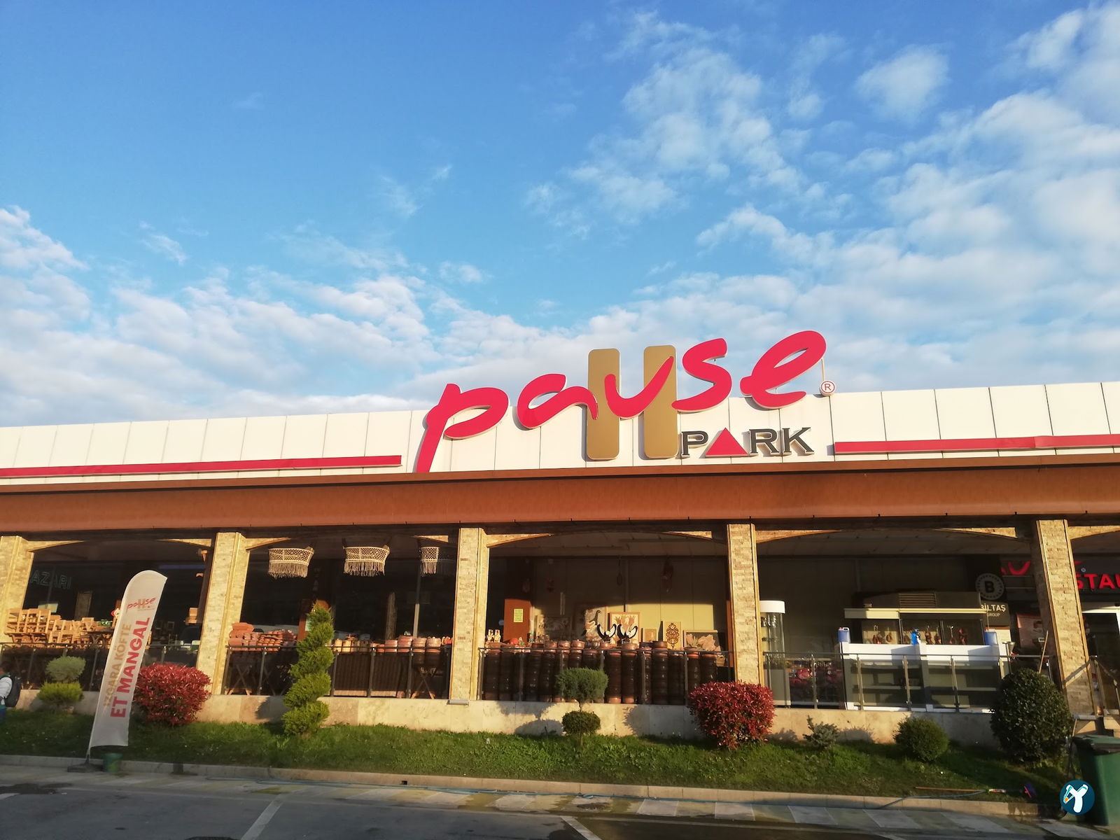 Pause Park Restaurant