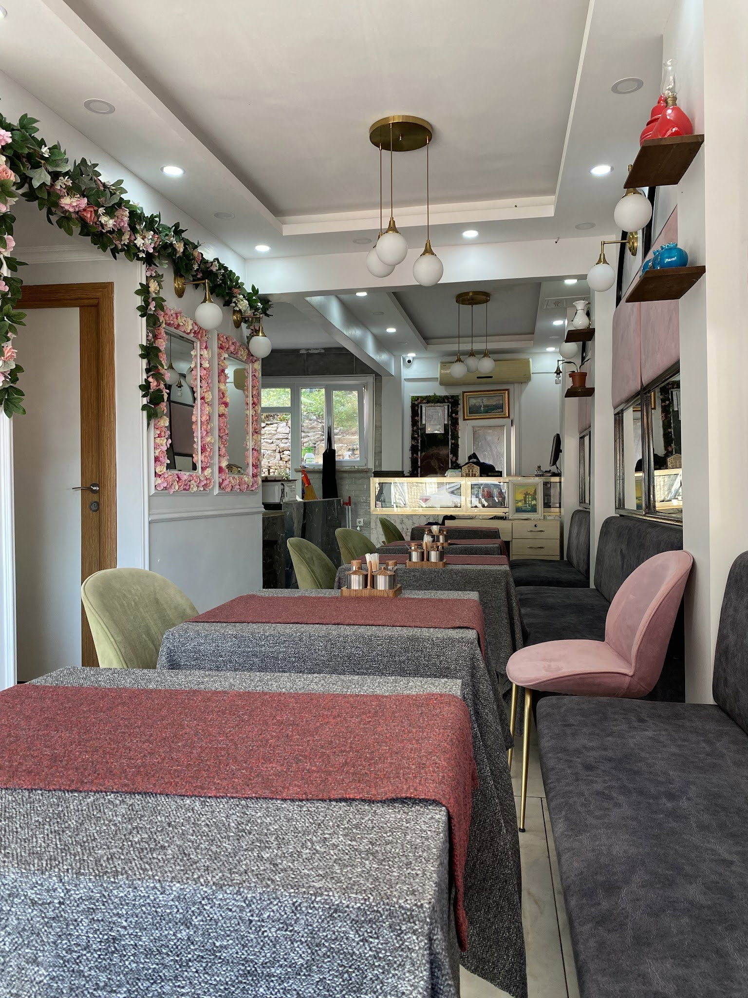 Little Sofia Cafe & Restaurant