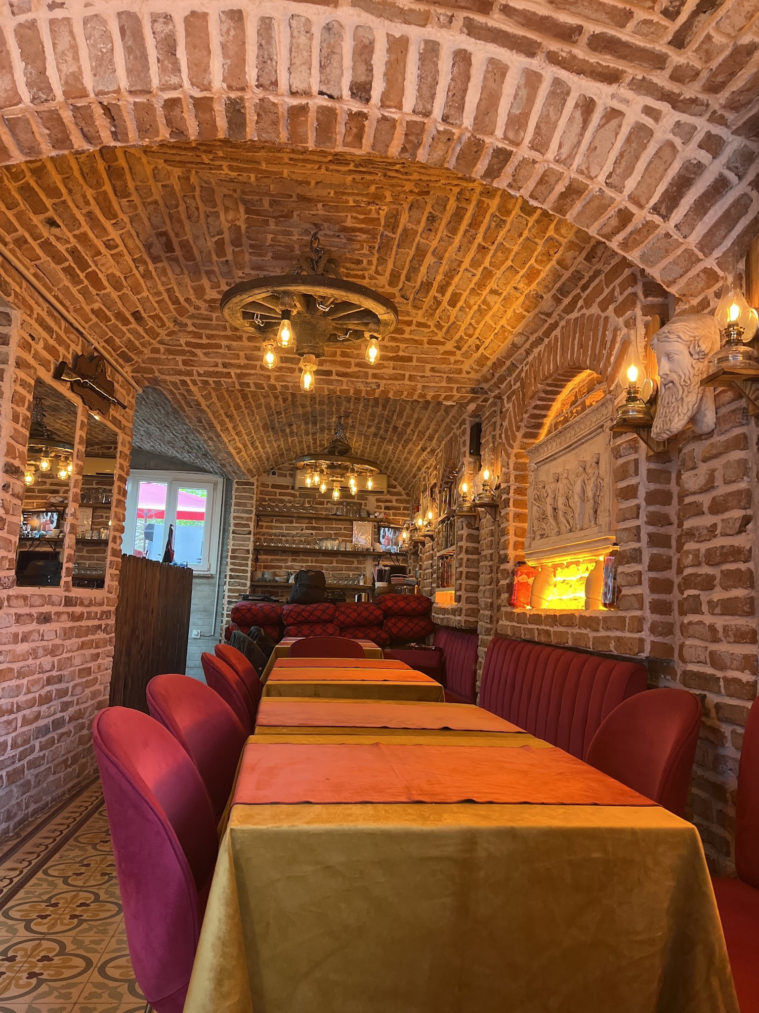 Little Sofia Cafe & Restaurant