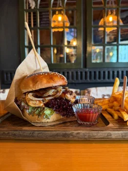 By Uluç Reis  Steak Burger Drinks resimleri