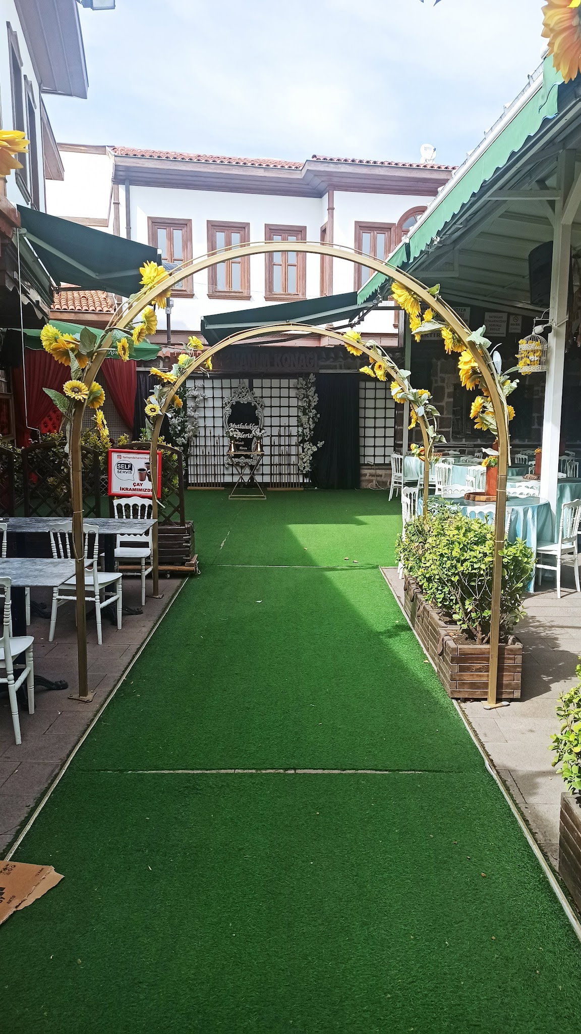 Ferhunde Hanım Konağı