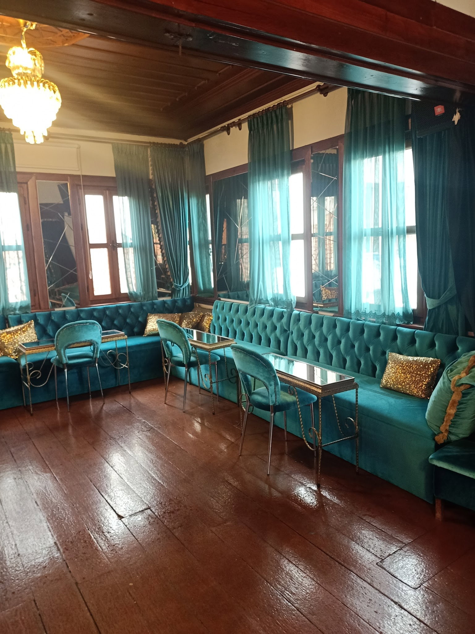 Ferhunde Hanım Konağı