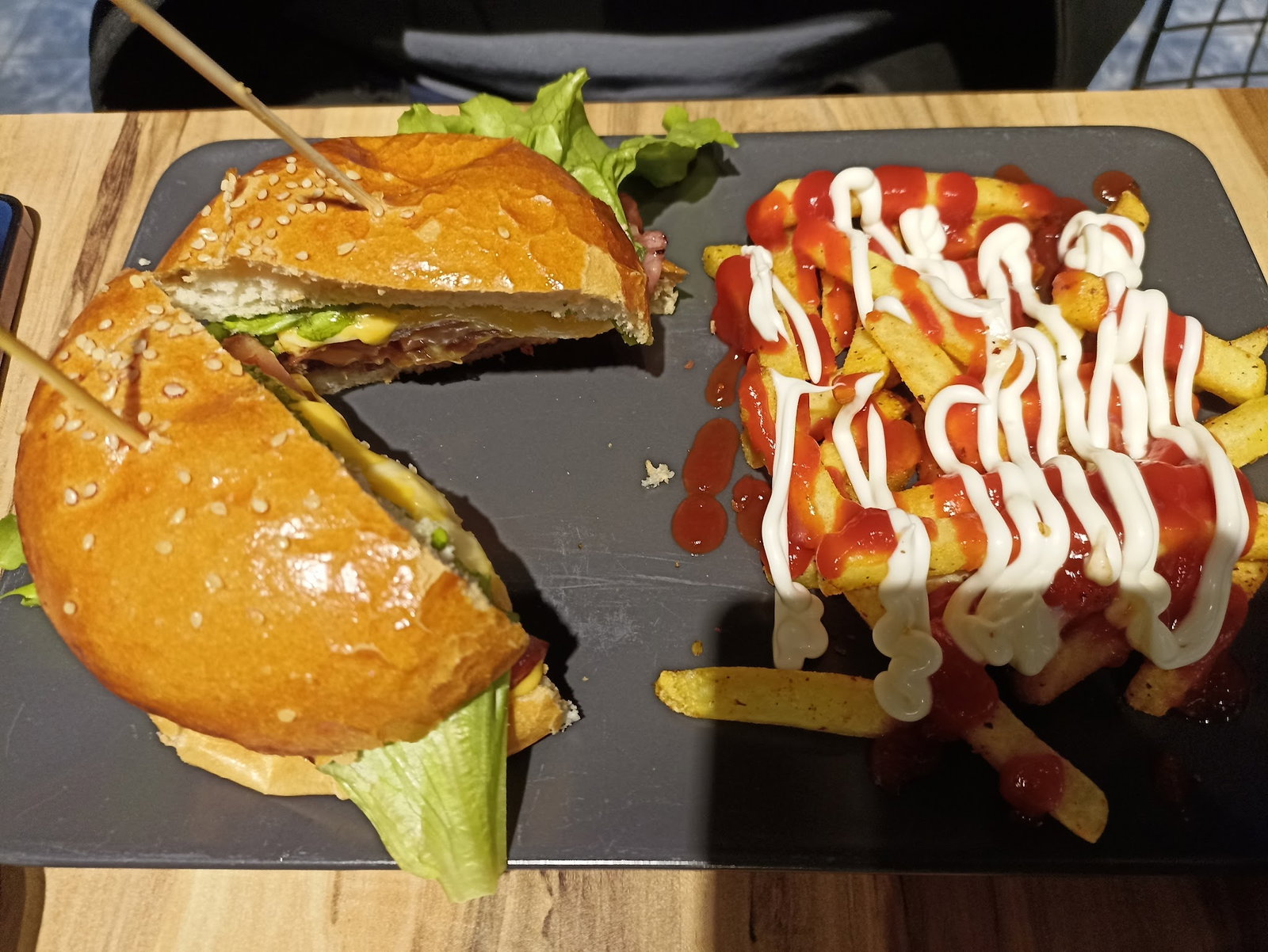 Food. Homemade Burger Eryaman