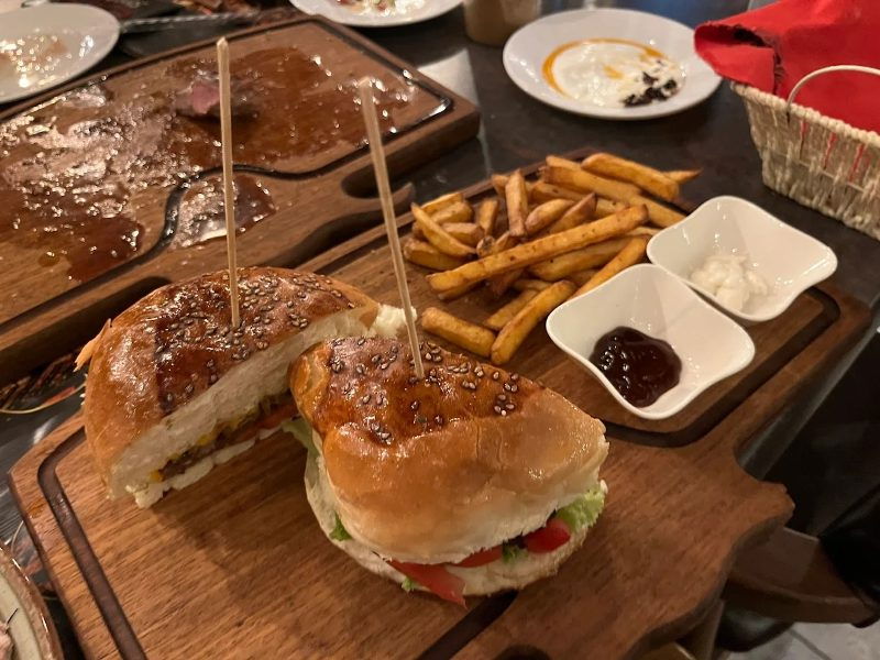 Emret Steakhouse (Keçiliköy Şubesi)