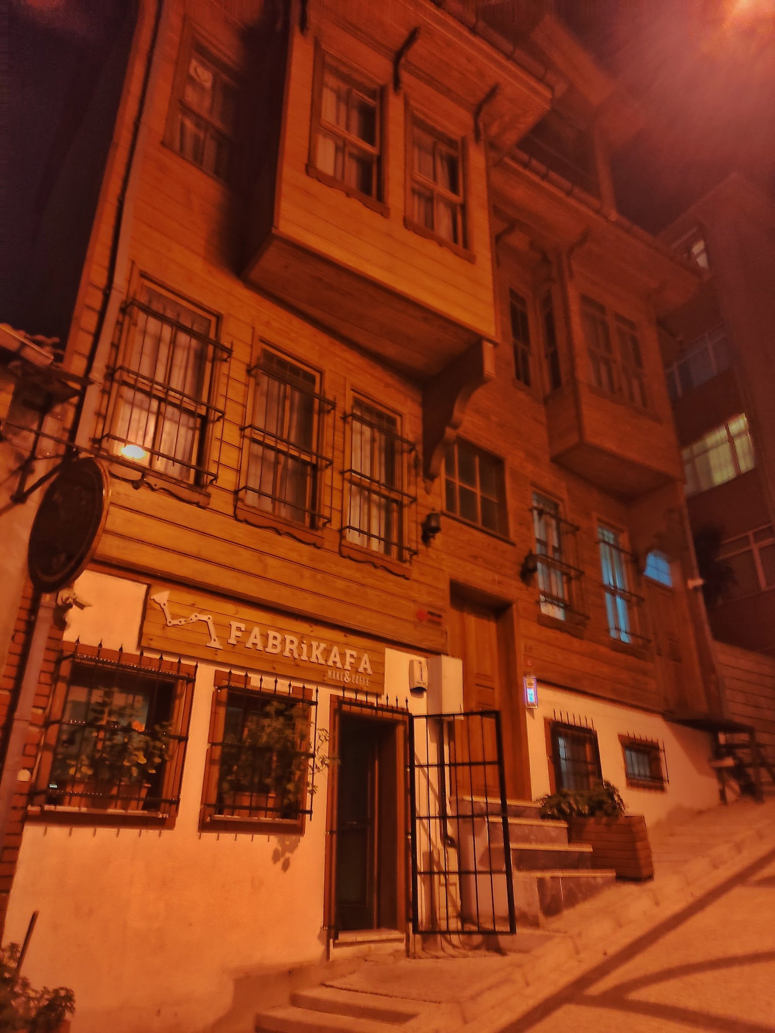 Fabrikafa Make & Coffee