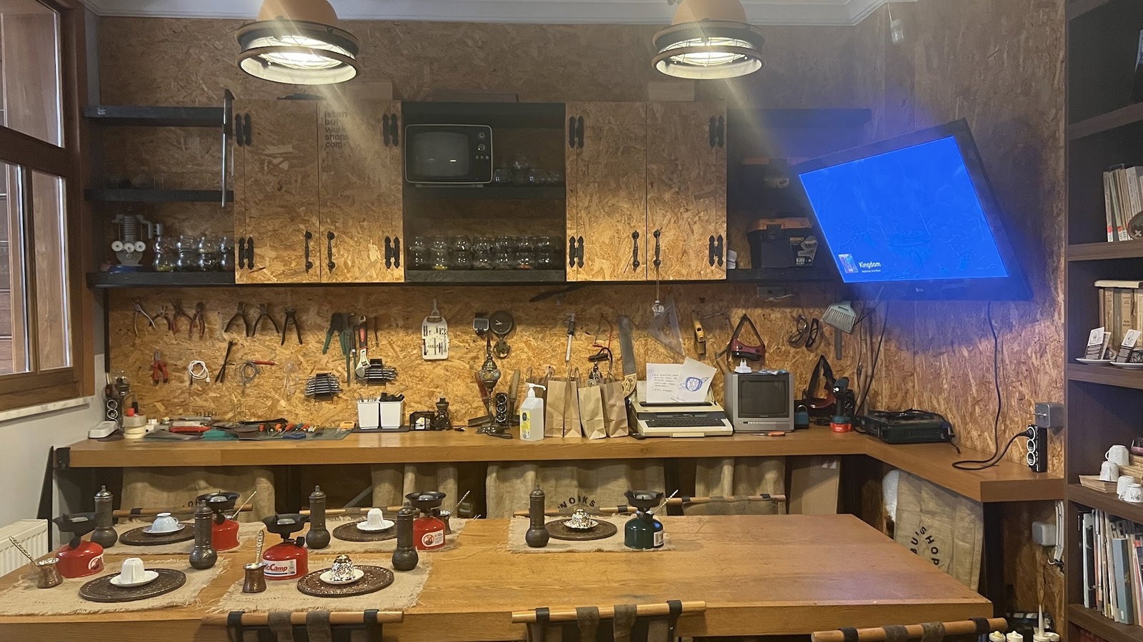 Fabrikafa Make & Coffee