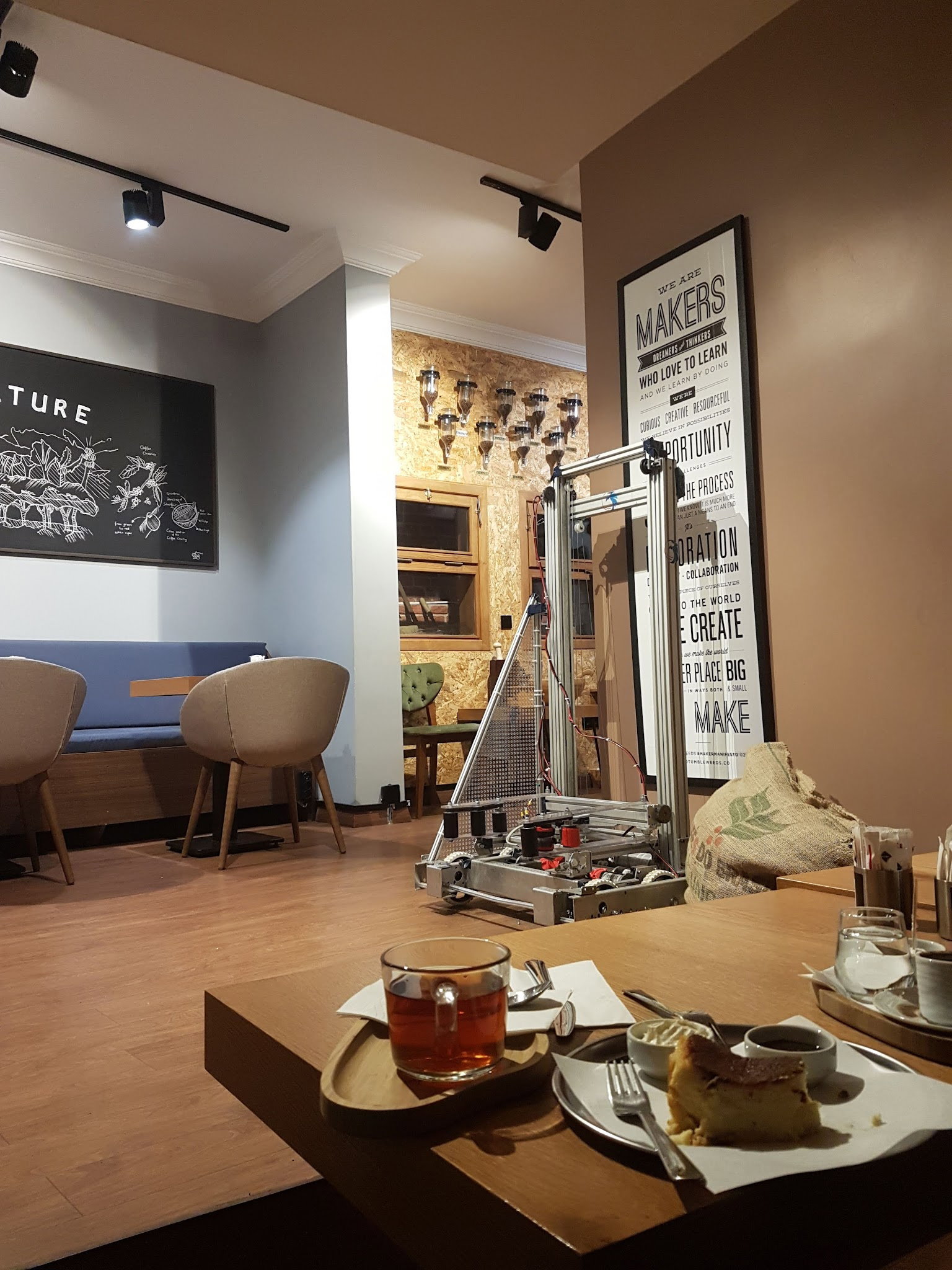 Fabrikafa Make & Coffee