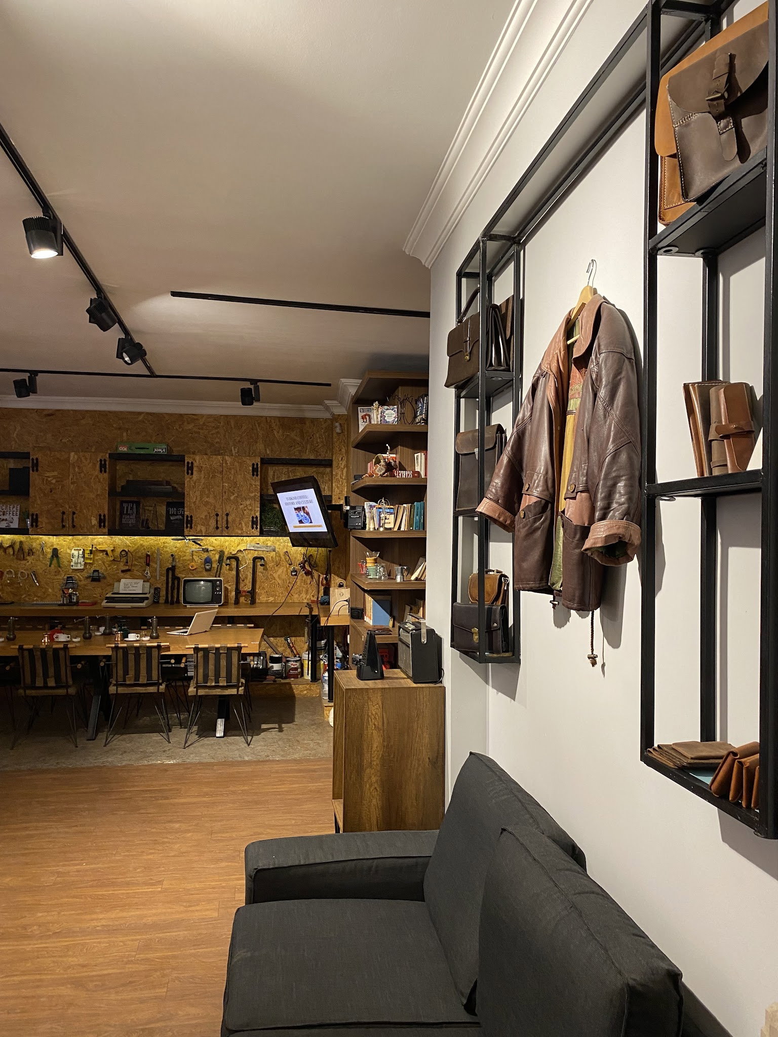 Fabrikafa Make & Coffee