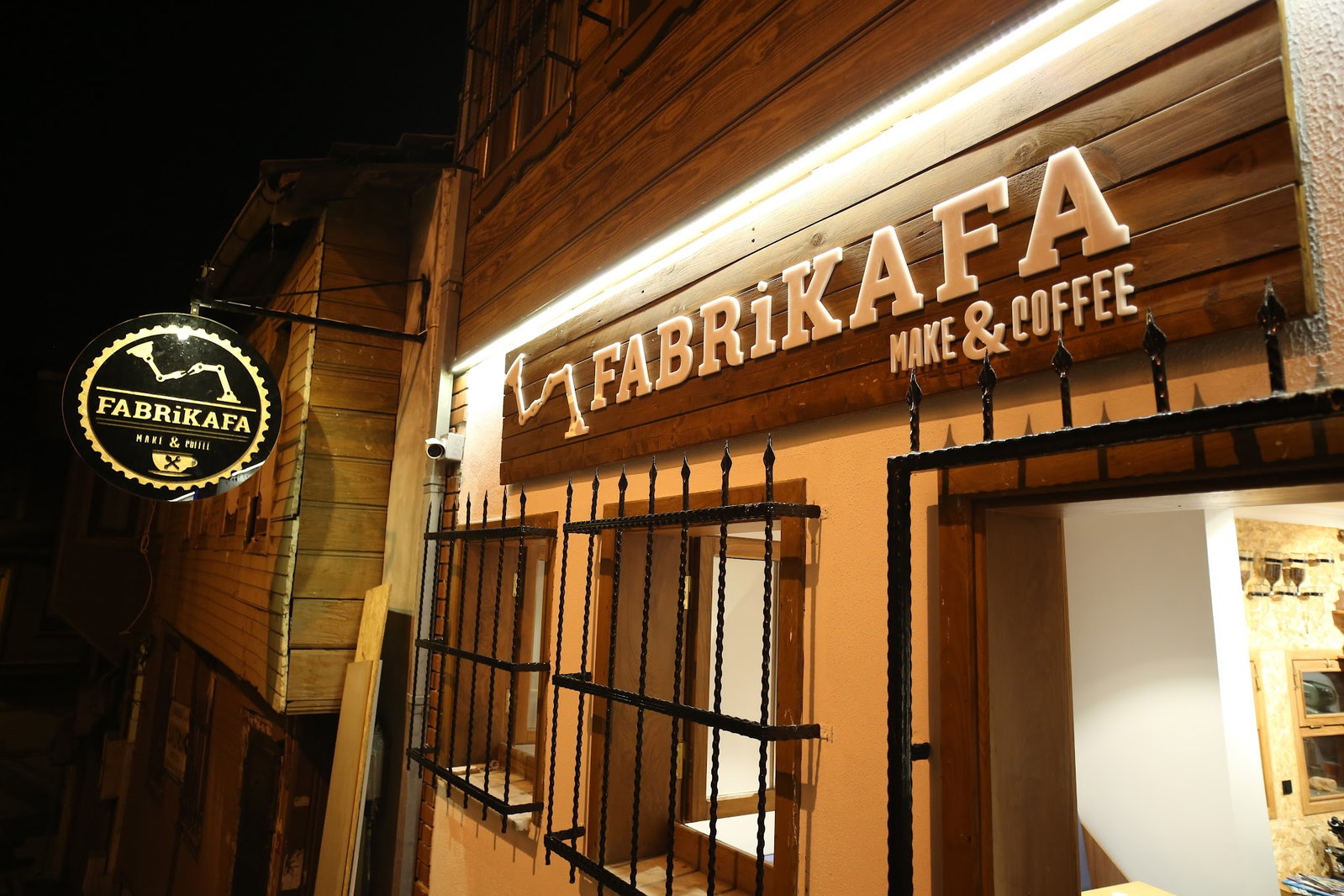 Fabrikafa Make & Coffee