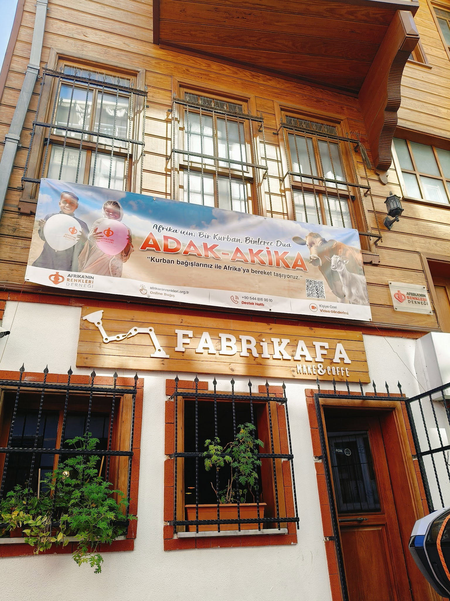 Fabrikafa Make & Coffee