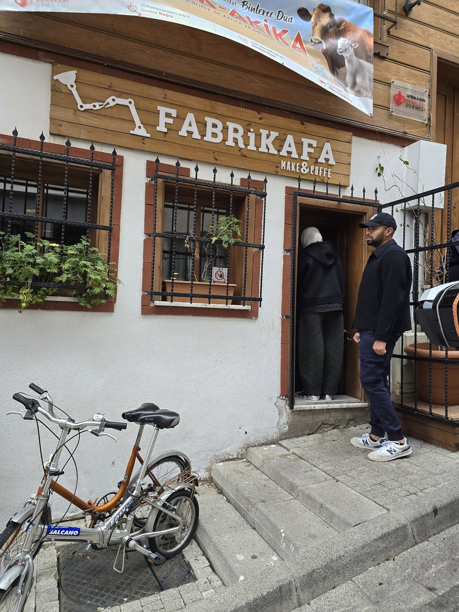 Fabrikafa Make & Coffee