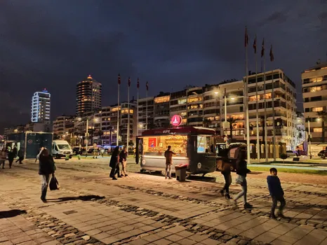 Kordon Alsancak Izmir resimleri Kordon Alsancak Izmir resimleri