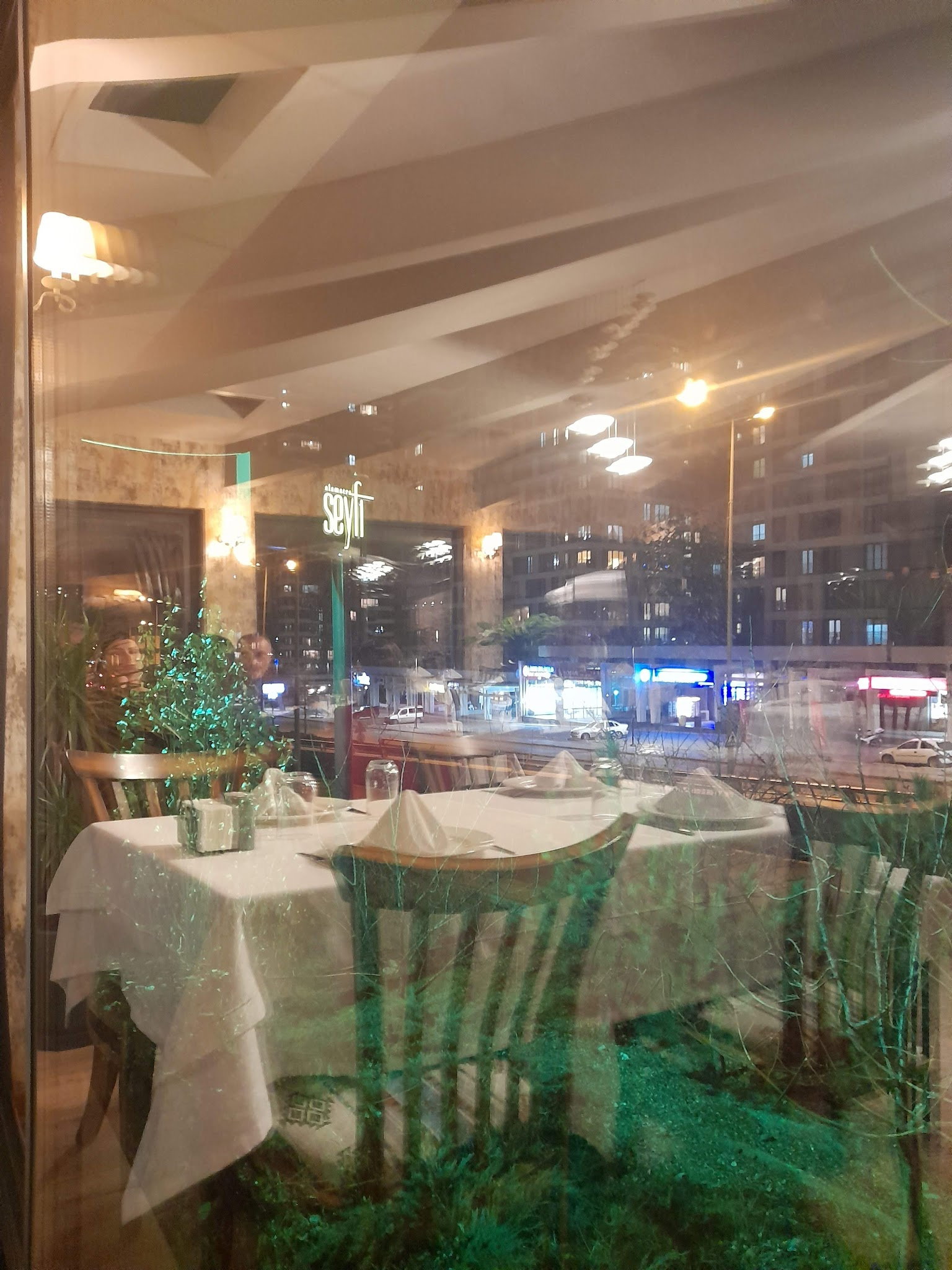 Yakamoz Alamatra Et Balık Restaurant