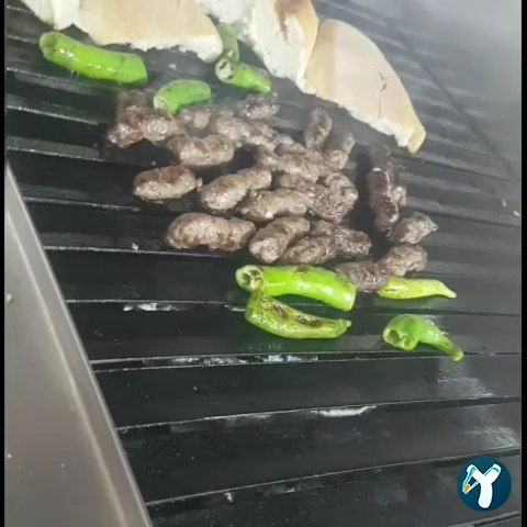 Meşhur Sanayi̇ Köfteci̇si̇