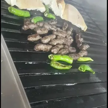Meşhur Sanayi̇ Köfteci̇si̇ resimleri