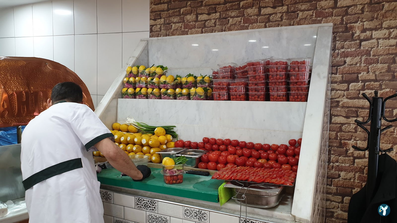 Meşhur Sanayi̇ Köfteci̇si̇