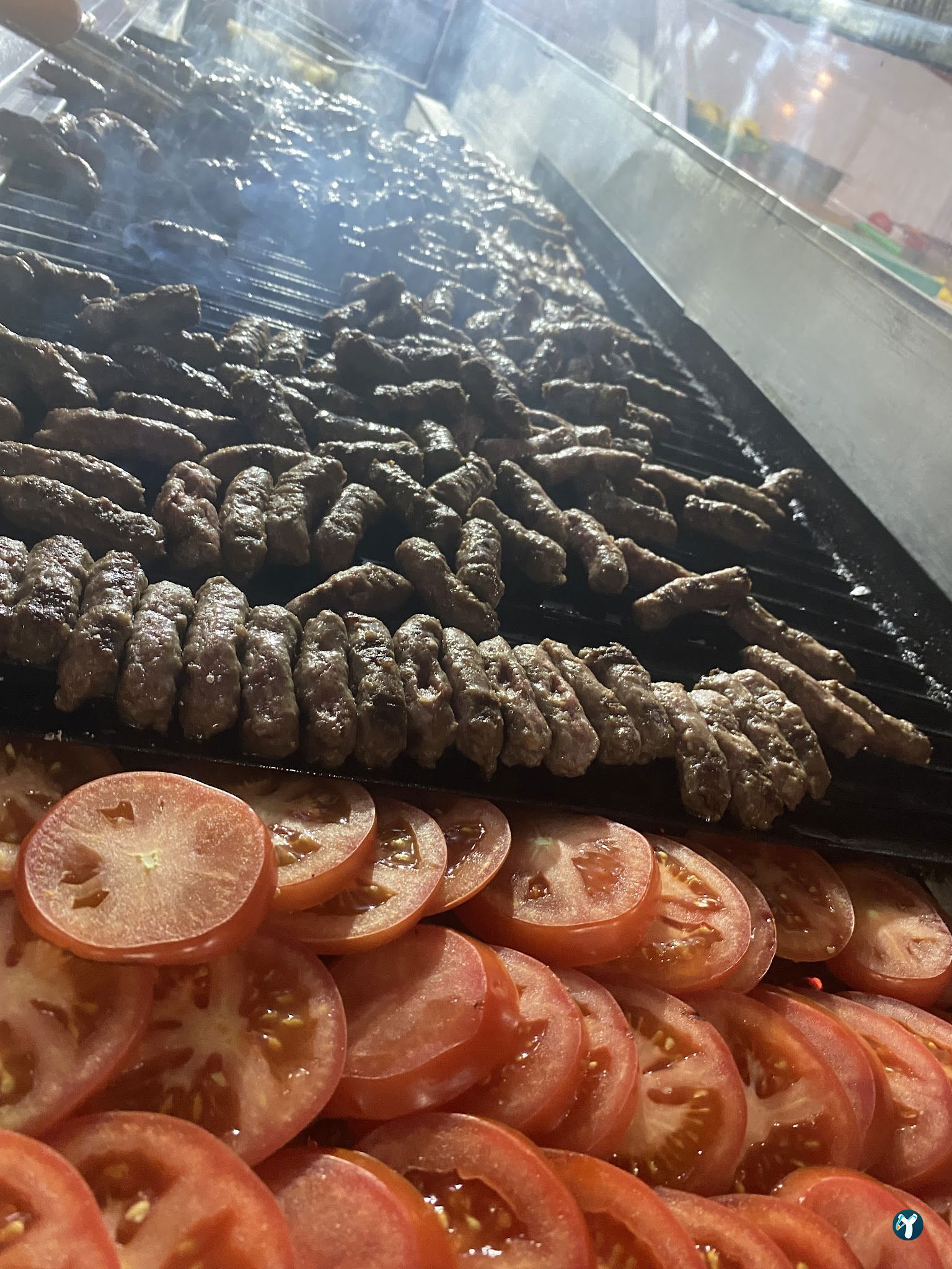 Meşhur Sanayi̇ Köfteci̇si̇