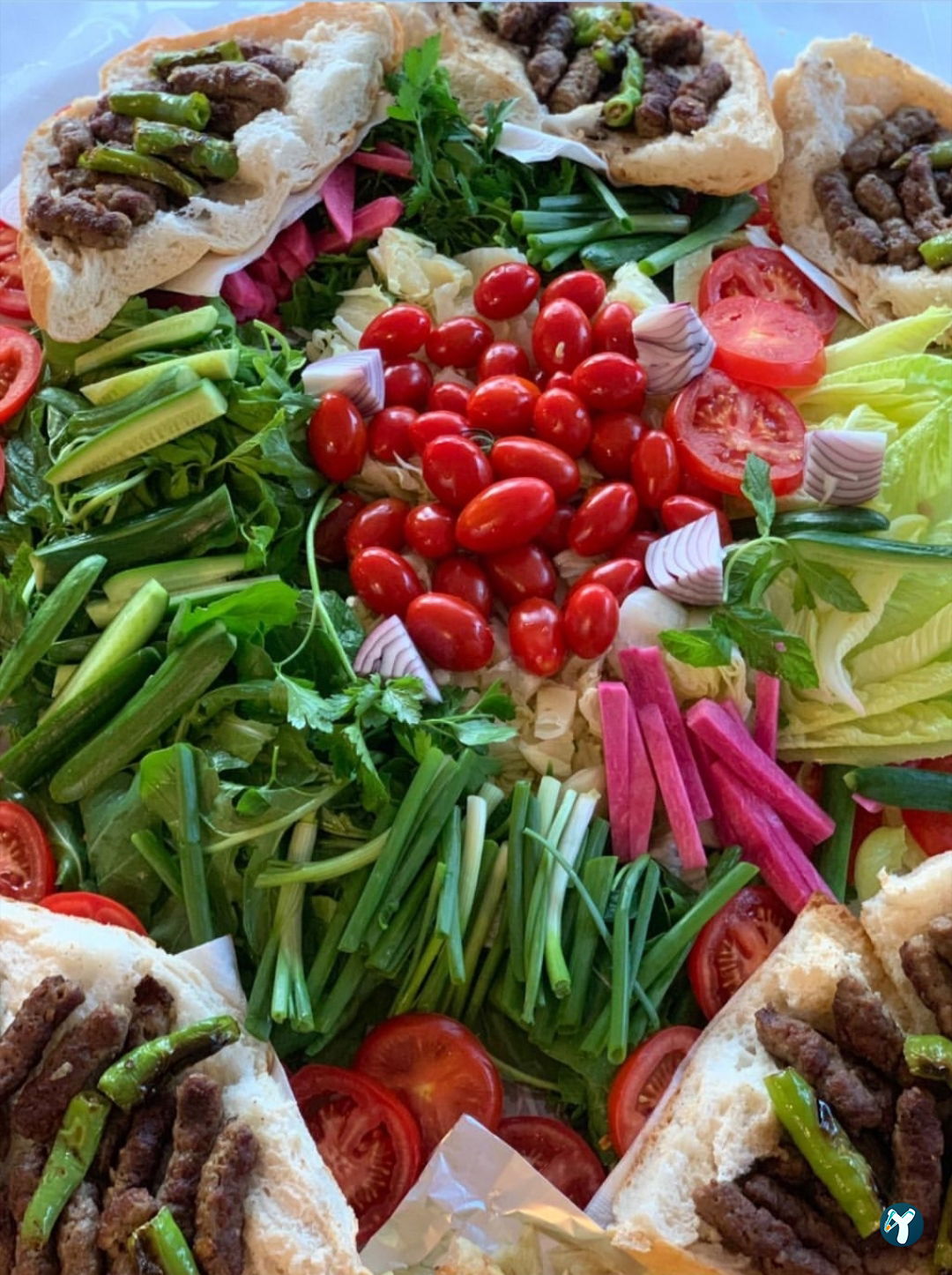 Meşhur Sanayi̇ Köfteci̇si̇