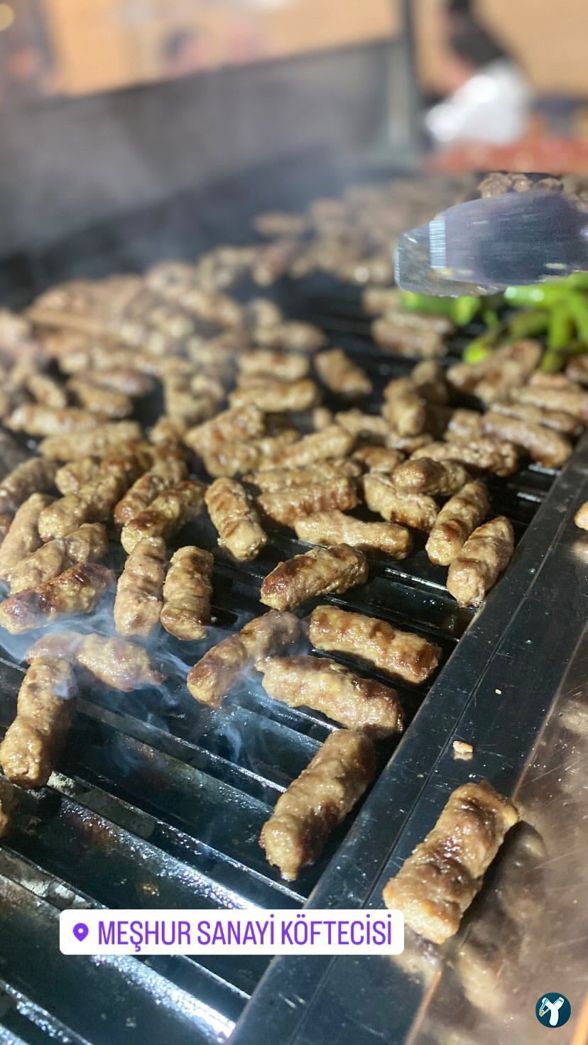 Meşhur Sanayi̇ Köfteci̇si̇